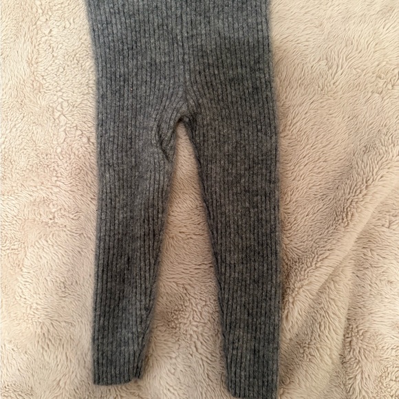 Zara Lavender Sweatshirt and grey leggings - Picture 5 of 6